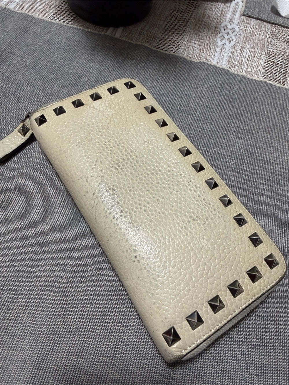AUTHENTIC Valentino Garavani Cream Pebbled Leather Zip Wallet with Stud Accents